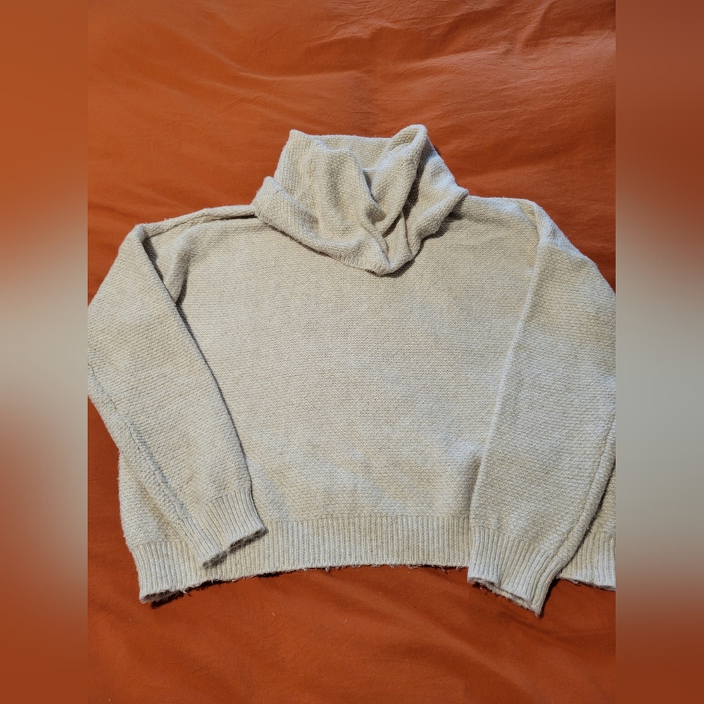 Cowl neck cropped sweater, XL